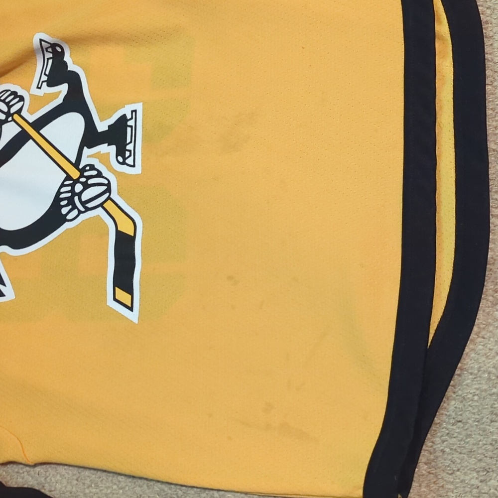 Youth Kris Letang 2017 Pittsburgh penguins stadium series jersey size XL - Picture 9 of 12